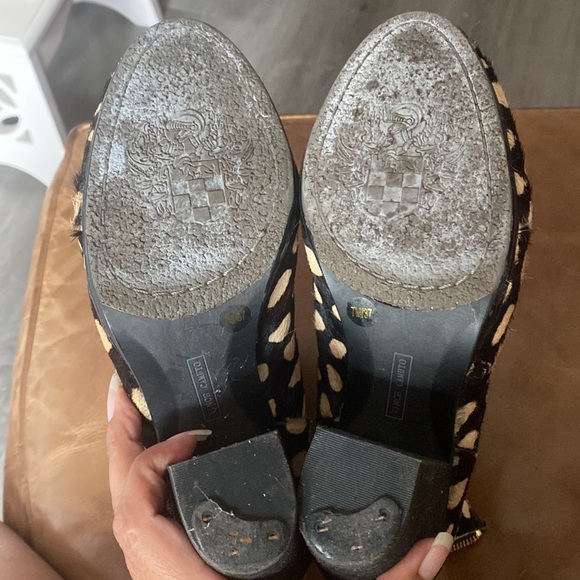 Vince Camuto - Picture 6 of 12